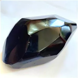 سنگ فوق کلکسیونی ابسیدین مشکی به وزن 700 گرم