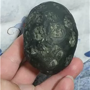 سنگ نشان دار وگوهر شب چراغ توضیحات دارد