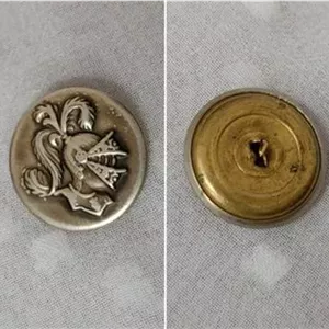 دکمه قدیمی کوچک و کمیاب کلاخوت