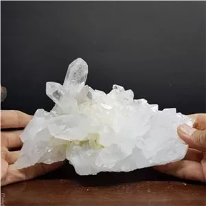 بلور سنگ خوشه ای جذاب