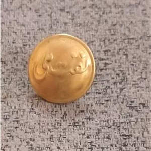 دکمه قدیمی نفت ملی . پهلوی .بزرگ