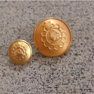 2سایز دکمه قدیمی شرکت نفت . ضرب پهلوی