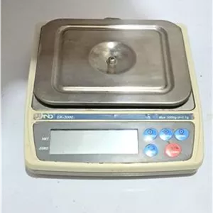 ترازو زرگری ژاپنی بادقت 1گرم