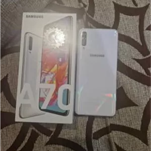 گوشی سامسونگ A70 سفید
