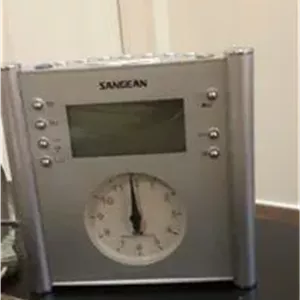 ساعت و رادیو دیجیتال