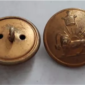 یک جفت دکمه نظامی قدیمی