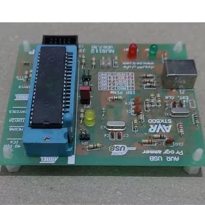 پروگرامر میکروکنترلرهای AVRSTK500