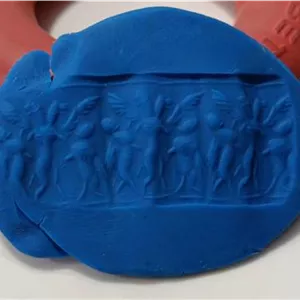 مهره لول عقیق قدیمی با نقش بسیار زیبا