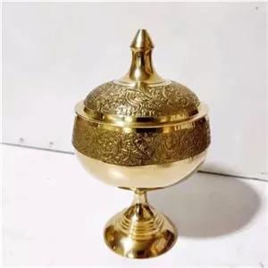 قندان برنجی هندی با طرح طاووس قطر 9 سانتیمتر