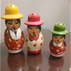 نمکدان های طرح آدمک عروسک قدیمی ماتروشکا روسی