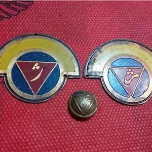 2 عدد نشان و یک دکمه ژاندرمری پهلوی
