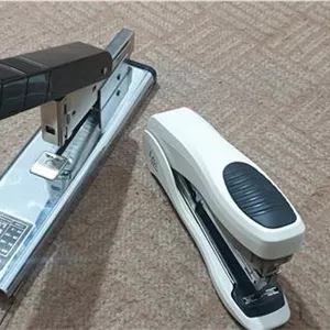 دو عدد منگنه اصلی قدیمی