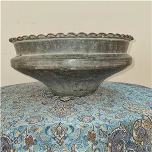 تاس حمام بزرگ مسی لب کنگره کهنه قاجاری