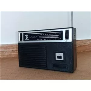رادیو دو موج پارس، توضیح دارد