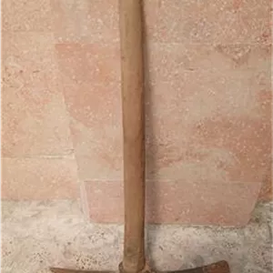 کلنگ قدیمی با دسته