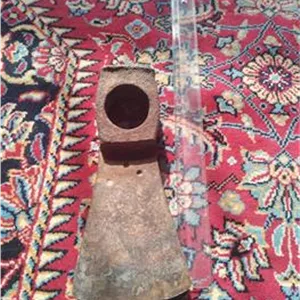 تیشه بزرگ قدیمی