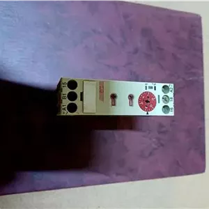 رله تایمر saia ساخت  آمریکا اصلی