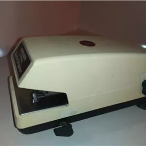 منگنه میخکوب برقی ژاپنی نایاب