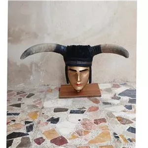 مجسمه چهره بانو جنگجوی ایرانی