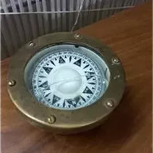 قطب نما کشتی قدیمی