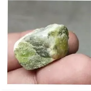 سنگ زبرجد معدنی پاکستانی 8.60 گرمی