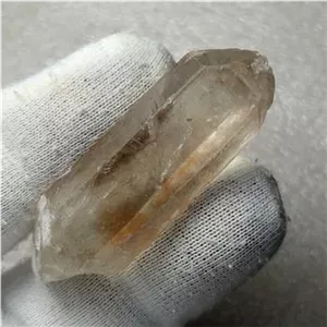 بلور منشوری سنگ کوارتز لیمویی 16 گرمی ظلع دار