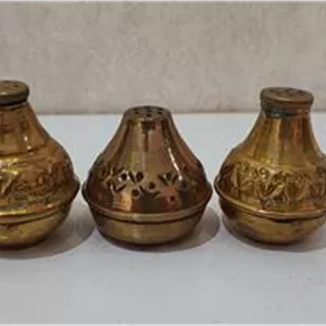 سه عدد نمکدان برنجی قدیمی و دستساز