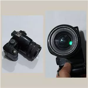 یک عدد دوربین عکاسی دیجیتالی