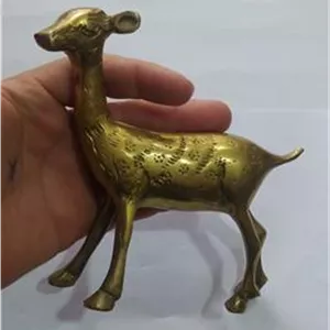 مجسمه برنزی آهو