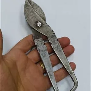 قیچی قدیمی فولادی اصل سوهان کاری بی نظیر