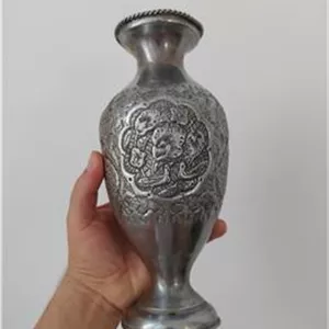 گلدان قدیمی بزرگ غرق در قلم پرکار آنتیک ضخیم