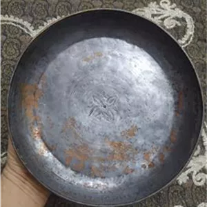 بشقاب مسی قدیمی قاجاری قلم زنی چکشی ضخیم 