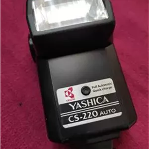 YASHICA CS-220 فلاش دوربین