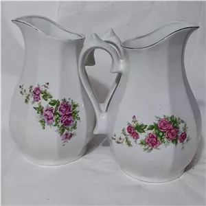 پارچ گلسرخی قدیمی