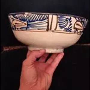 کاسه سفالی کهنه قلم آبی گنجشکی قدمت بسیار بالا