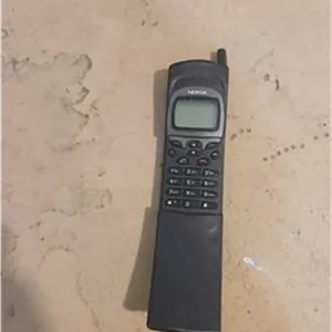 گوشی موبایل نوکیا 8110 کلکسیونی و کمیاب طبق عکس