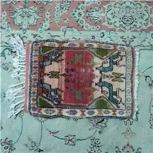 قالیچه دستبافت قدیمی