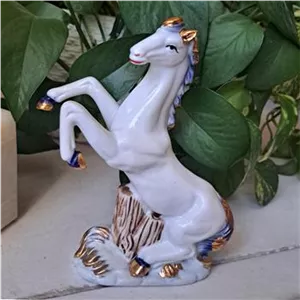 مجسمه چینی طرح اسب نو مناسب دکور و کادویی