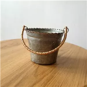 سطل مسی قدیمی قدمت پهلوی کنگره دار سایزکمیاب