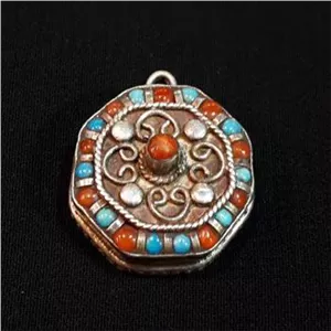 گردنی نقره دونه نشان کهنه 