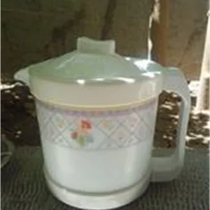 پارچ درب دار ازجنس چینی ارتفاع حدود 20 سانتیمتر