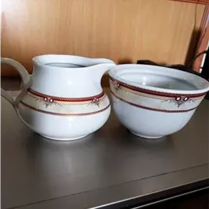 سس خوری قدیمی و یه ظرف چینی حمید قدیمی