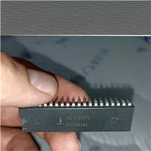آی سی اورجینال ICL7107