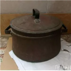 دیگ قدیمی مسی چکشی دهانه 24
