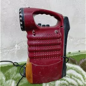 رادیو چراغ قوه دار قدیمی نوستالژی