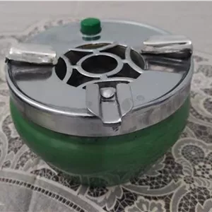 زیر سیگاری ی دکمه ای قدیمی