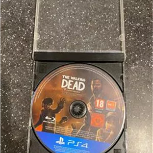 بازی کمیاب WALKING DEAD FuII DLC PS4 فاقد جعبه