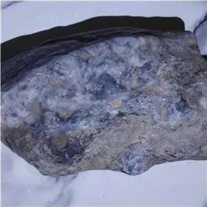 سنگ زیبای کمیاب