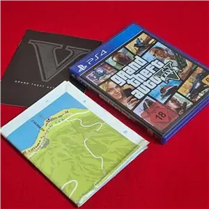 GTA V PS4 همراه نقشه و دفترچه تکمیل