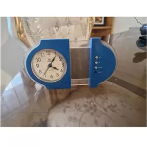 ساعت رو میزی همراه با زنگ ساعت